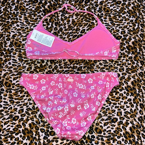 Pink floral Roxy two piece bikini - Picture 2 of 4